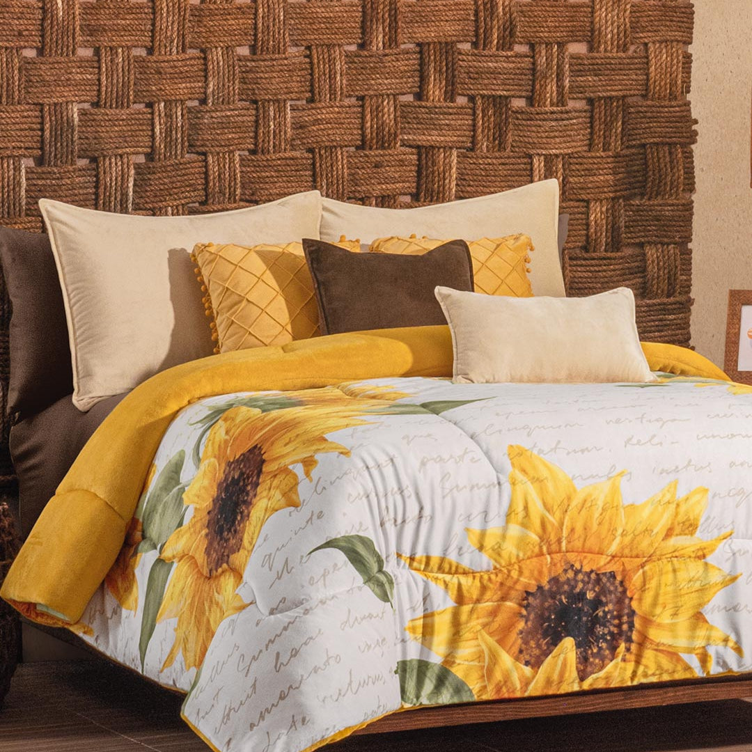 El Cobertor Mirasol, decora tu habitación y tu cama con un hermoso diseño floral, perfecto para temporadas menos frías, con suave flannel, tiene la calidez y suavidad perfecta. Puedes lavarlo en casa siguiendo las instrucciones de lavado de la etiqueta.