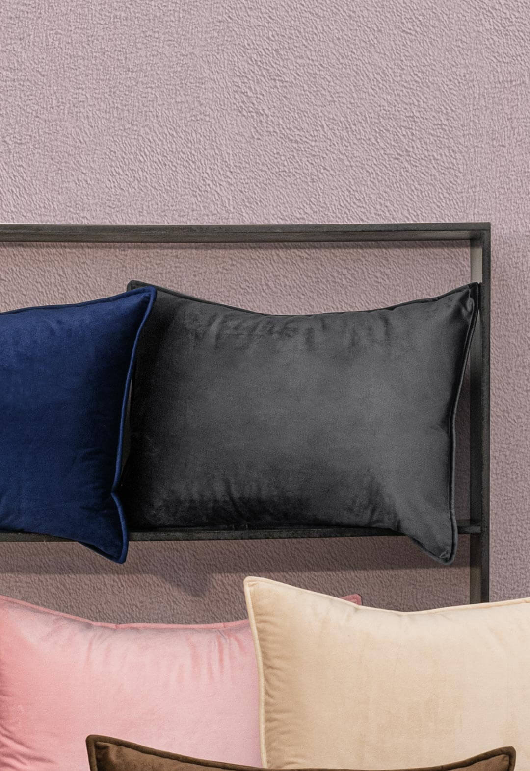 Hermosa Fundas de Almohada Ensueño Gris Oxfordque combina perfecto con entornos coloridos y da un toque de elegancia a tus espacios.